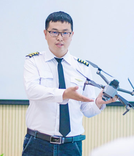 武剑-能飞无人机学院明星教官